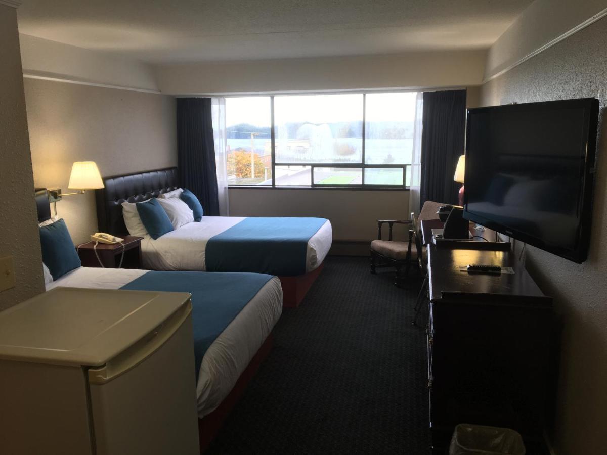 Moby Dick Inn Prince Rupert Bagian luar foto