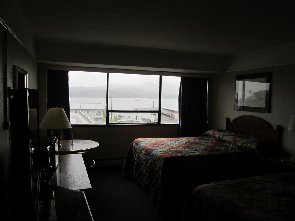 Moby Dick Inn Prince Rupert Bagian luar foto