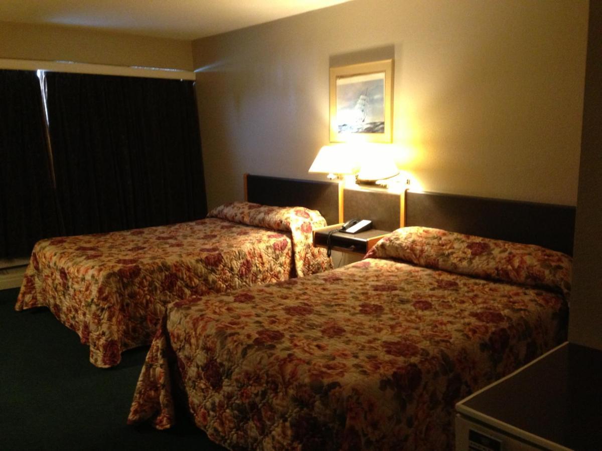 Moby Dick Inn Prince Rupert Bagian luar foto