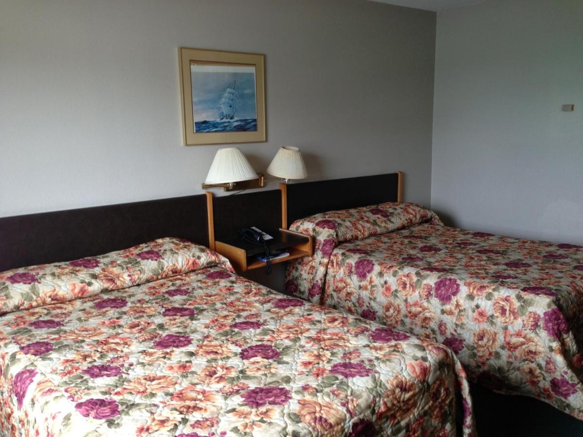 Moby Dick Inn Prince Rupert Bagian luar foto